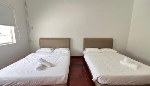 Quadruple Room with Shared Bathroom