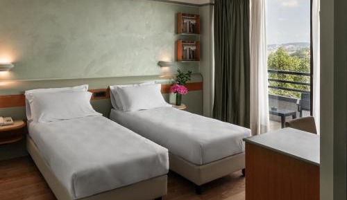 Twin Room with Private Bathroom