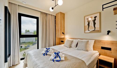 One-Bedroom Apartment with Balcony