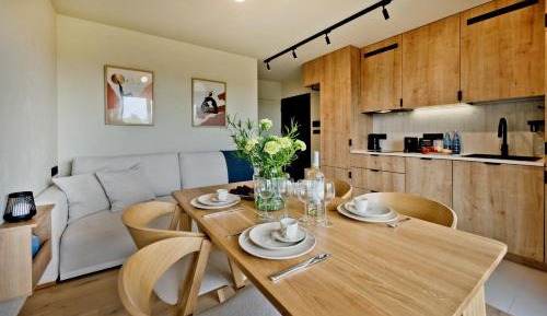 One-Bedroom Apartment with Balcony