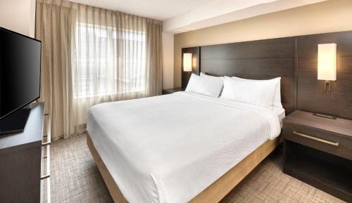 One-Bedroom Queen Suite with Sofa Bed