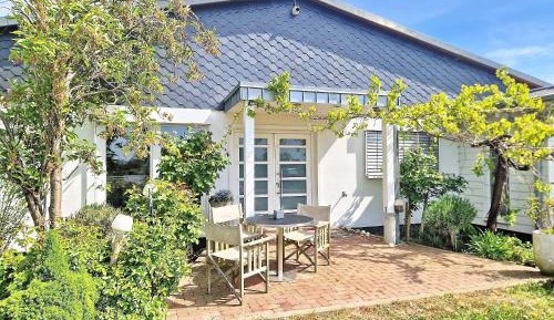 One-Bedroom Apartment with Terrace