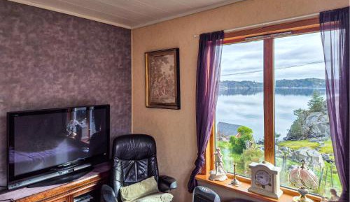 Four-Bedroom Holiday Home