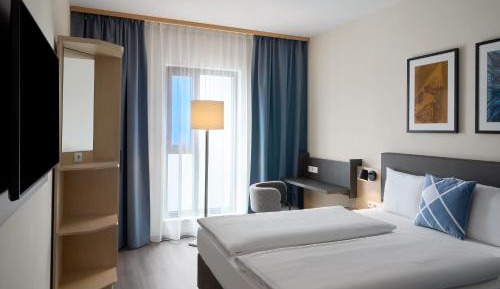 Quiet Standard Twin Room with Courtyard View