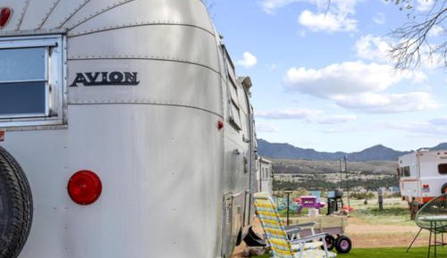 Apartment with Mountain View
