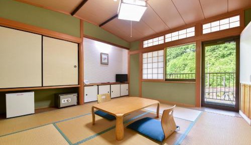 Japanese-Style Quadruple Room