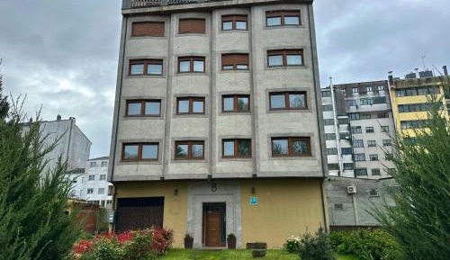 Single Room with Shared Bathroom