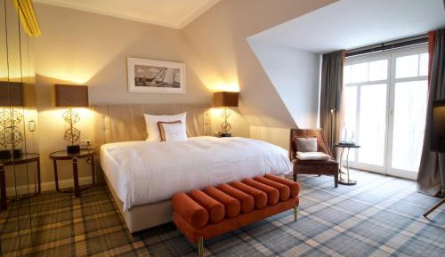 Junior Suite with Balcony