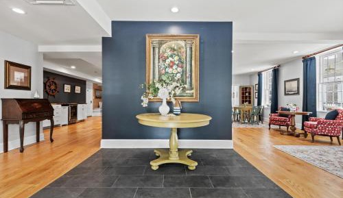 Queen Room