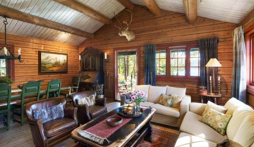 Five-Bedroom Holiday Home