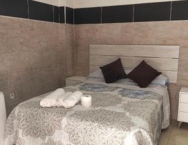 Standard Double Room with Shared Bathroom