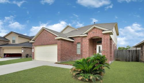 Three-Bedroom Holiday Home 