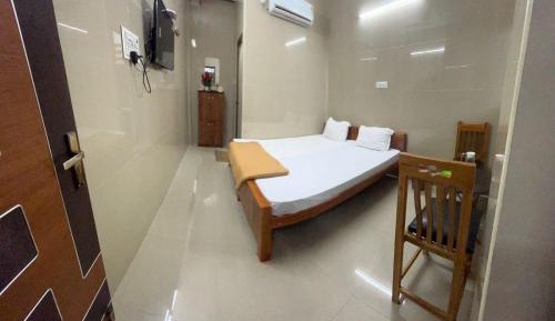 Deluxe Double Room (2 Adults + 1 Child)