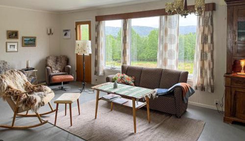 Seven-Bedroom Holiday Home