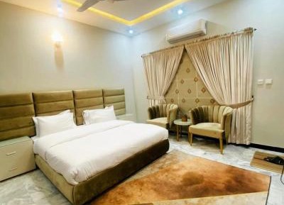 Deluxe Double Room (2 Adults + 1 Child)