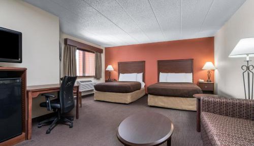 Deluxe Suite with Two Queen Beds - Non-Smoking