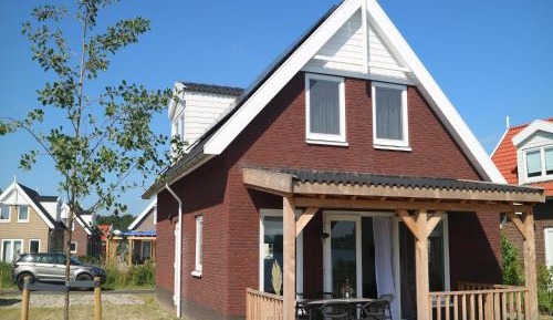 Three-Bedroom Holiday Home 