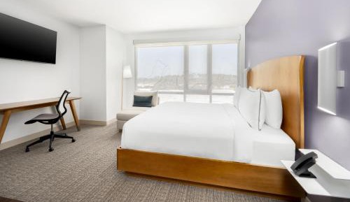 King Room - Mobility and Hearing Accessible with Transfer Shower