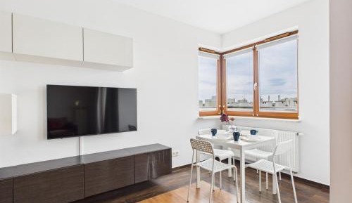 One-Bedroom Apartment with Balcony