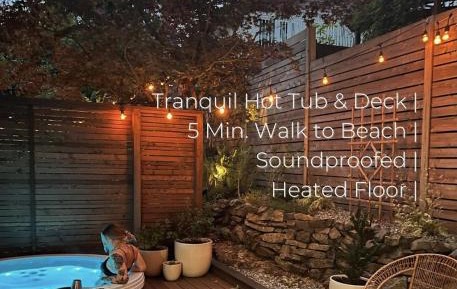 Suite with Hot Tub