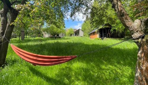 One-Bedroom Apartment with Lake View