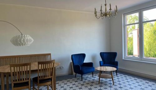 Two-Bedroom Apartment with Shower 