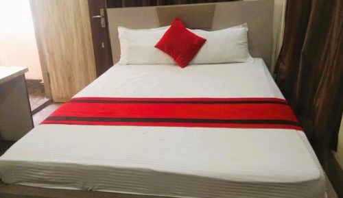 Standard Queen Room