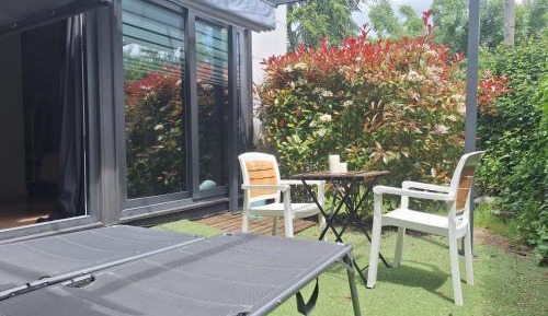 Apartment with Garden View