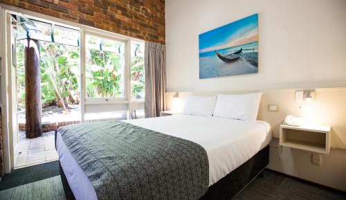 Queen and Single Room