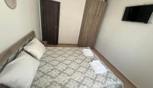 One-Bedroom Apartment with Balcony