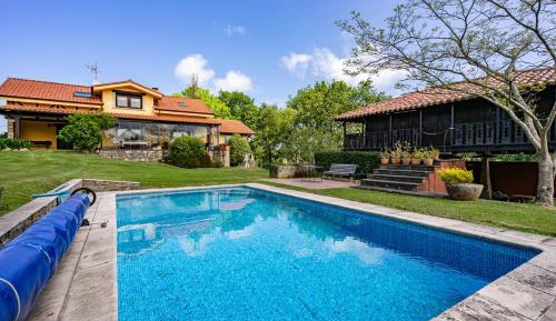 Four-Bedroom Holiday Home