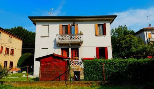 One-Bedroom Apartment with Garden