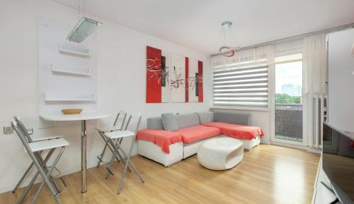 One-Bedroom Apartment with Balcony