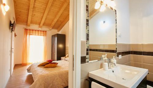 Deluxe Double Room with Extra Bed