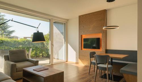 One-Bedroom Apartment with Terrace