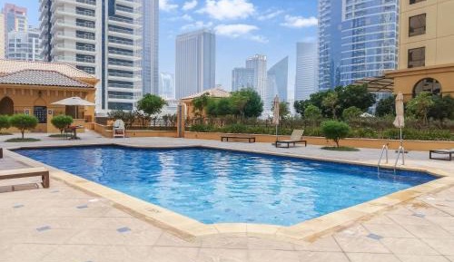Four-Bedroom Apartment with Balcony 