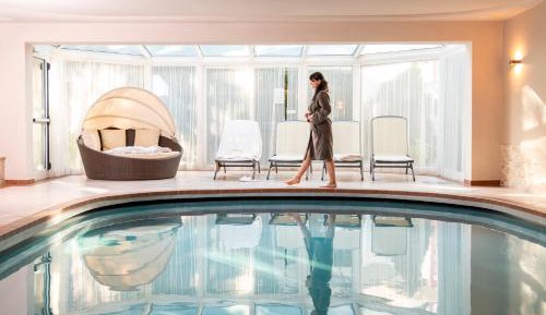 Superior One-Bedroom Apartment with Balcony