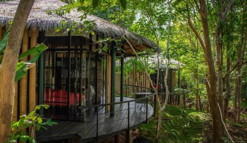 Villa with Garden View