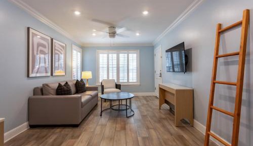 ADA Accessible One-Bedroom Suite