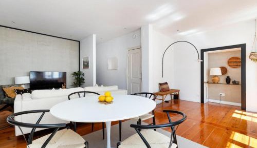 Two-Bedroom Deluxe Apartment