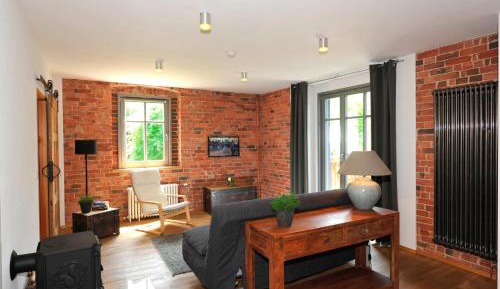 One-Bedroom Apartment - Kaminfeuer