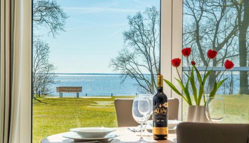 One-Bedroom Apartment with Sea View