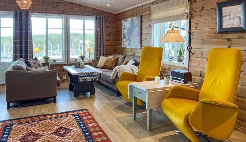 Four-Bedroom Holiday Home