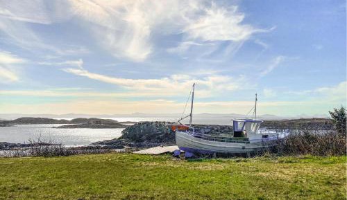 Four-Bedroom Holiday Home