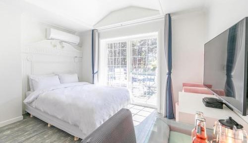 4th Crazy Pick (1st floor/couple room/dogs allowed)