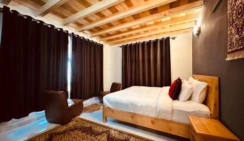 King Room with Mountain View