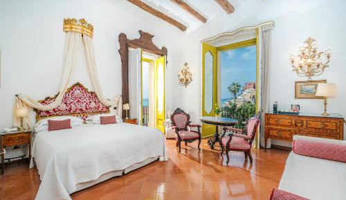 Deluxe Suite with Sea View