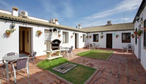 Ten-Bedroom Holiday Home