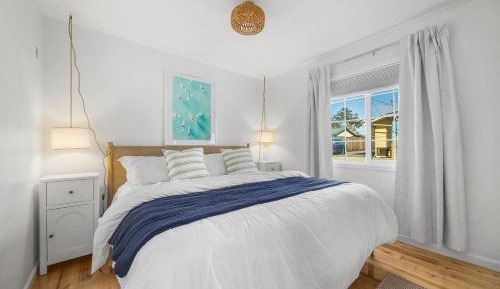 Deluxe One-Bedroom Apartment