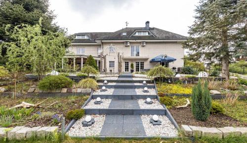 Superior One-Bedroom Apartment